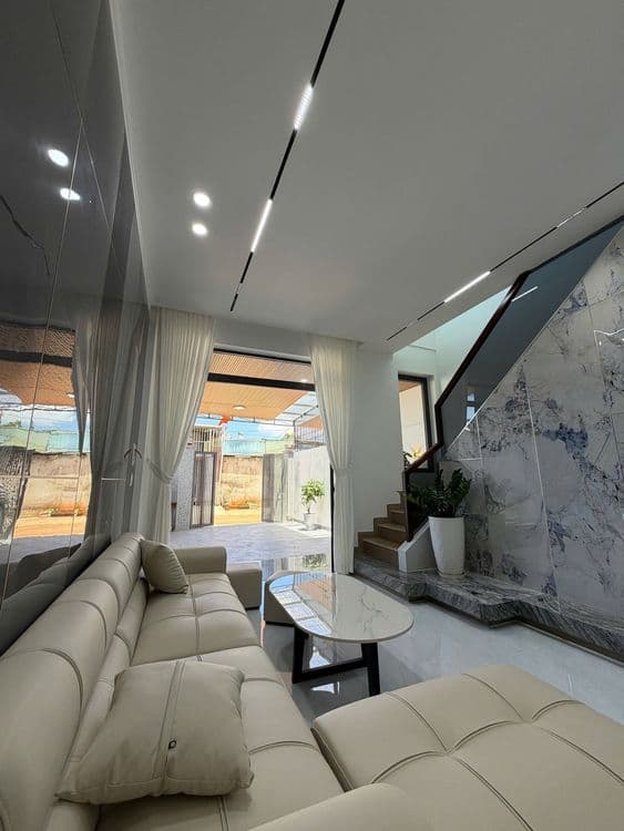 Bán Nhà Mới Hiện Đại Hẻm Chính Hàn Mạc Tử, thông 220 Lê Duẩn – Phường Hội Phú, Pleiku, Gia Lai